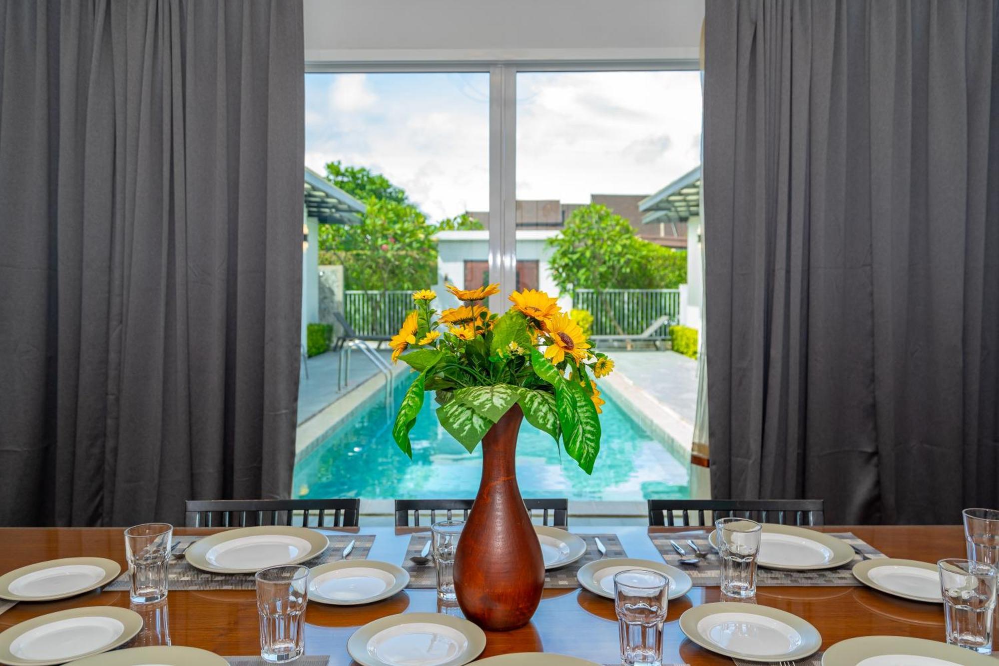 Phuket La Siesta Pool Villas & Pool Access Rooms Nai Harn Εξωτερικό φωτογραφία